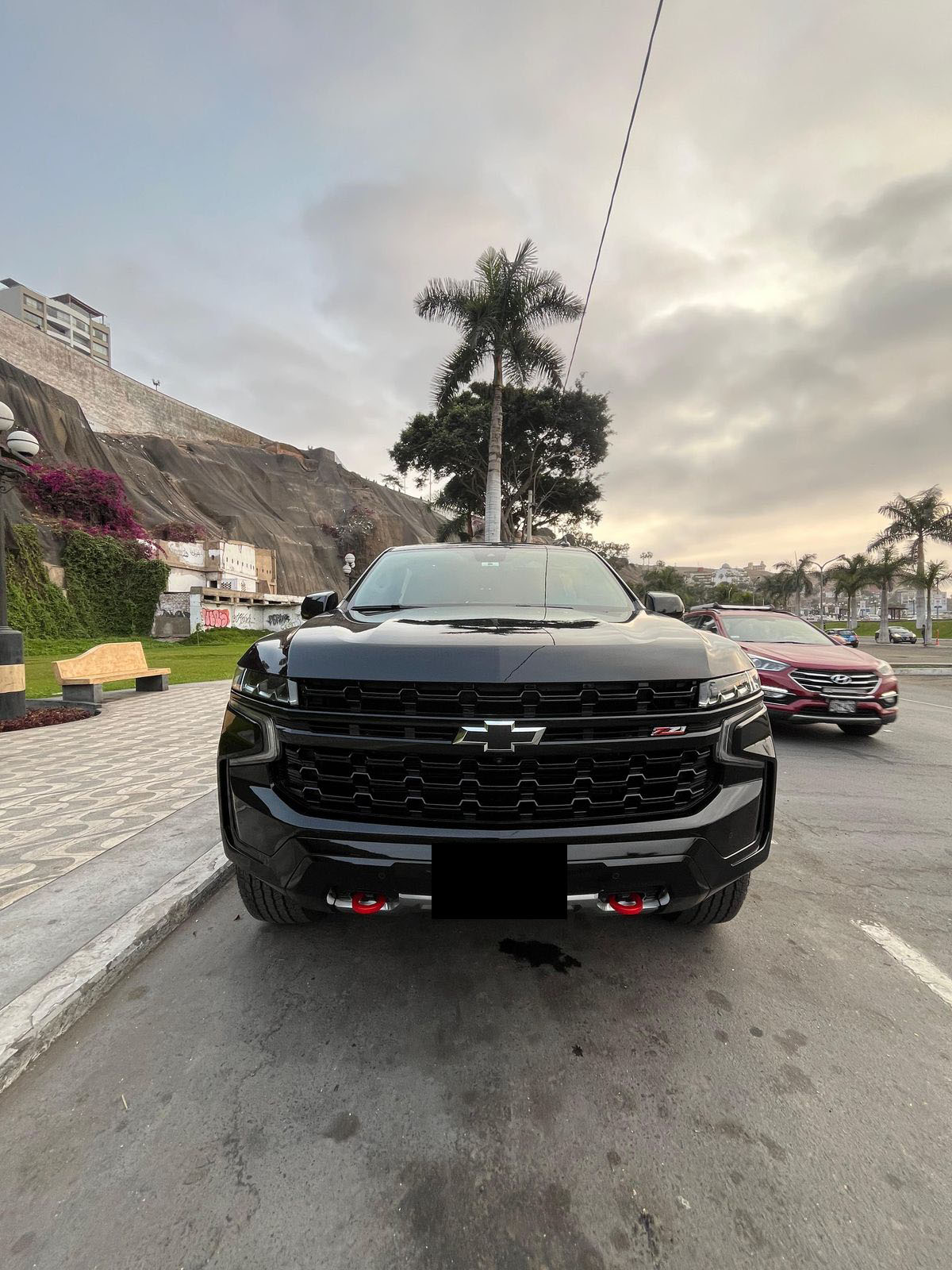 Chevrolet Suburban — 1 / 7